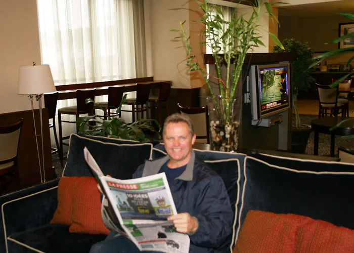 Hampton Inn & Suites Laval