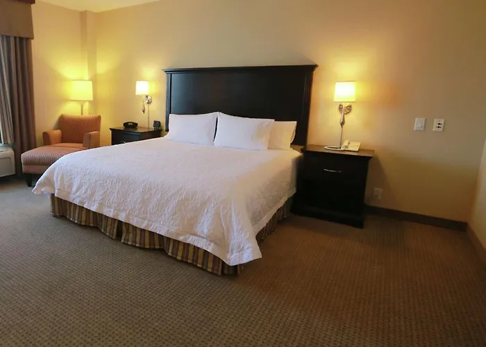 Hampton Inn & Suites Laval