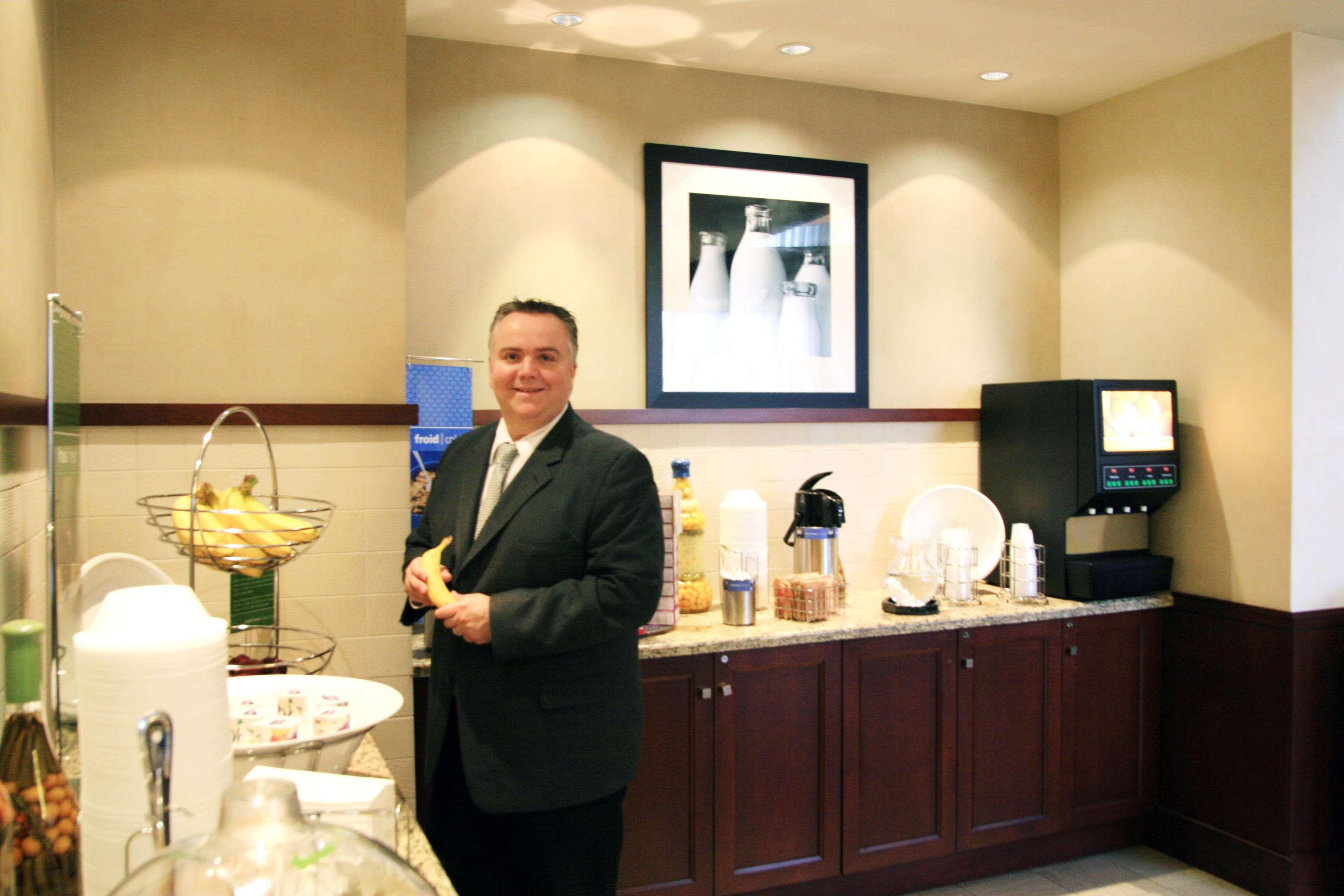 Hotel Hampton & Laval