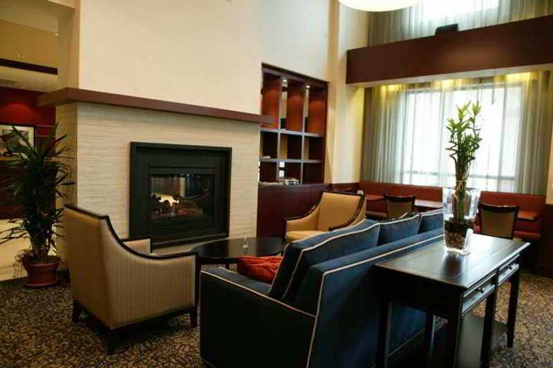 Hampton & 3* Laval